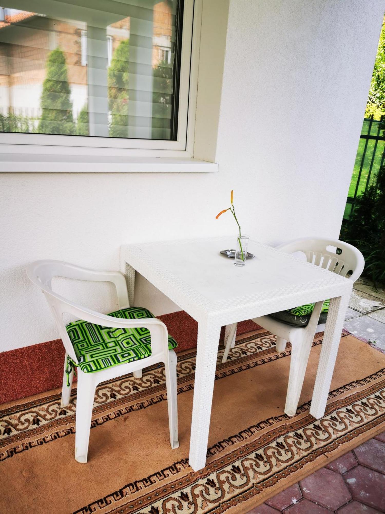 Rest & Recharge 4Bdr Apt- Free Parking, Ac & Garden 塞拉耶佛 外观 照片