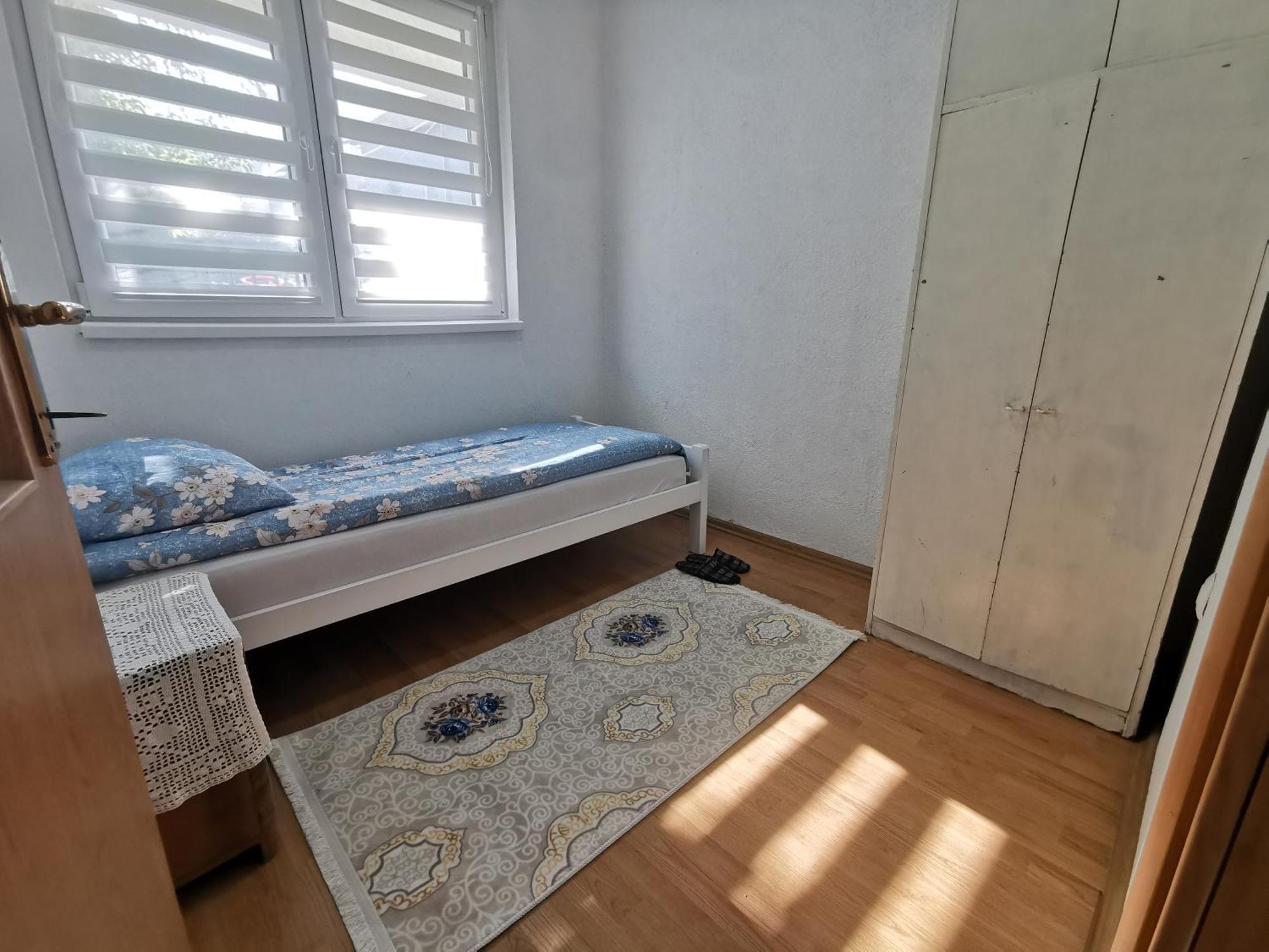 Rest & Recharge 4Bdr Apt- Free Parking, Ac & Garden 塞拉耶佛 外观 照片